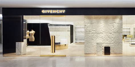 Givenchy plaza